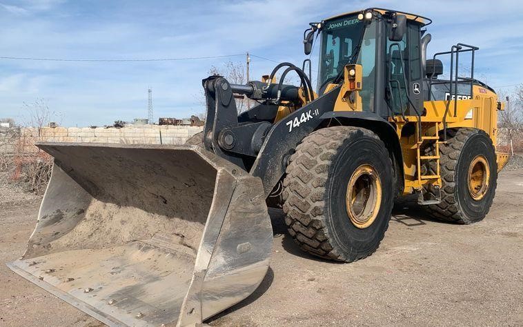 2015 John Deere 744K